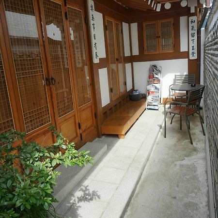 Han Hanok Guesthouse โซล ภายนอก รูปภาพ