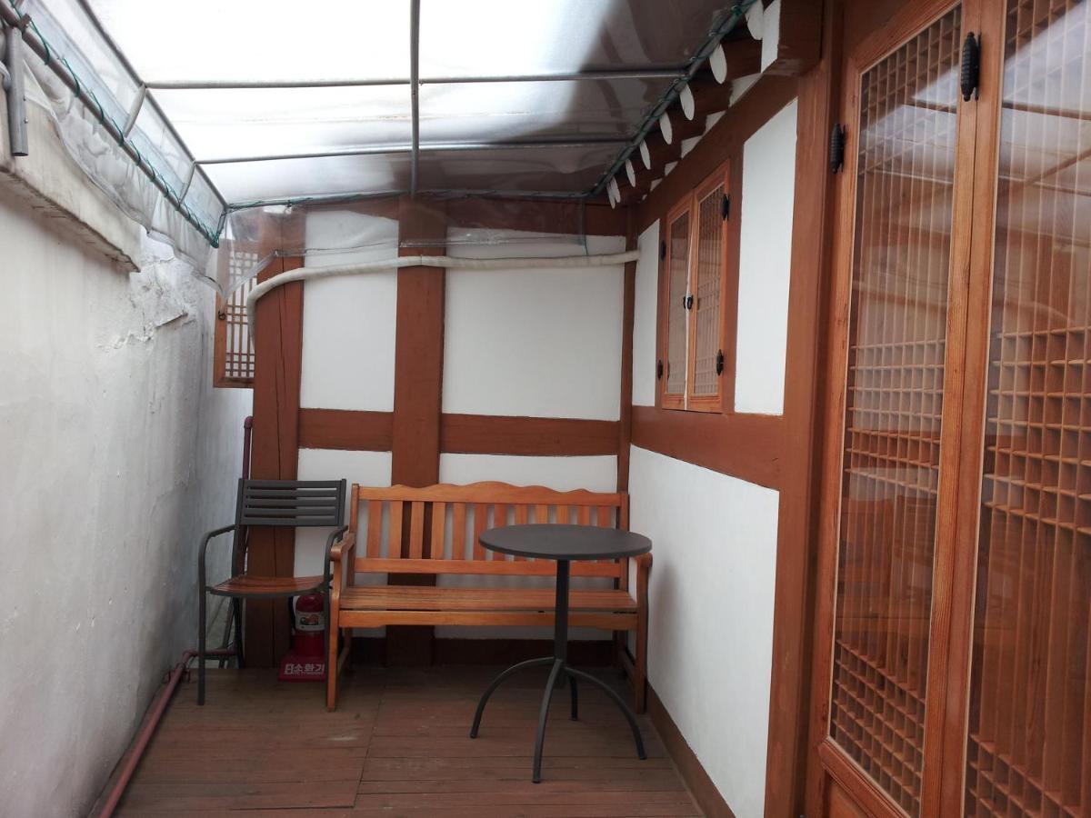 Han Hanok Guesthouse โซล ภายนอก รูปภาพ