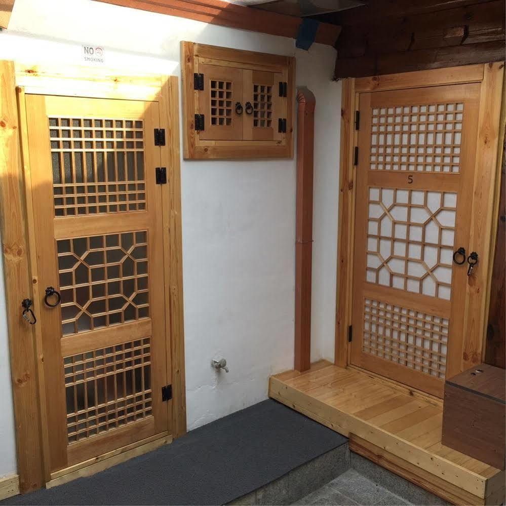 Han Hanok Guesthouse โซล ภายนอก รูปภาพ